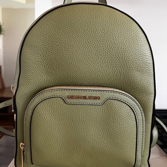 NEW LOLA